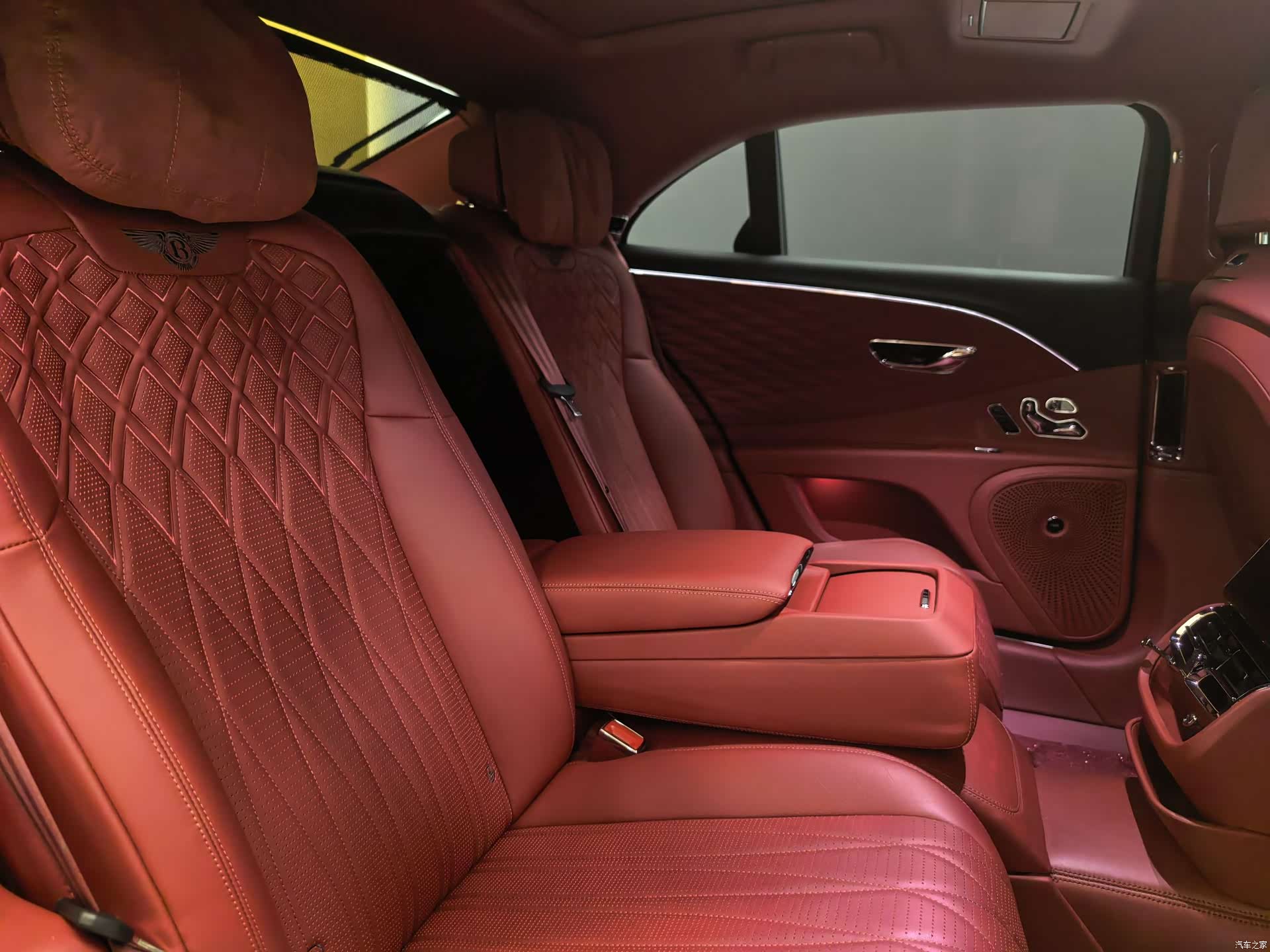Bentley Flying Spur, 2023 21