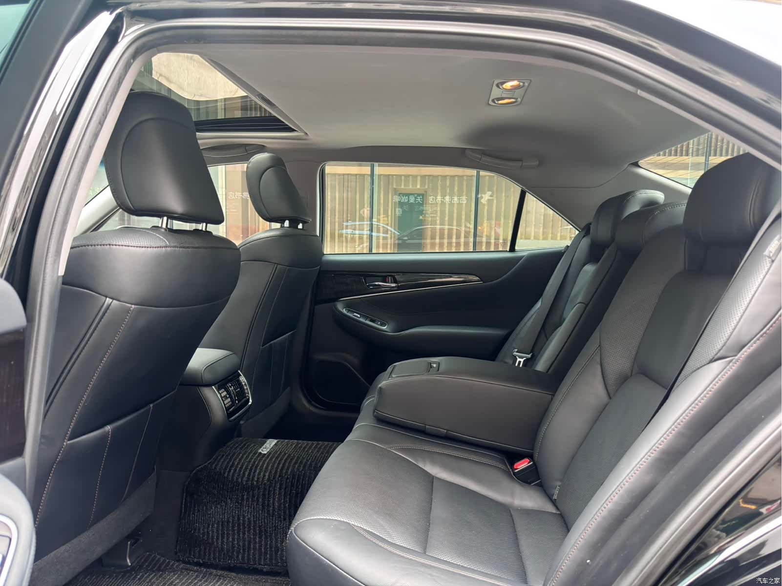 Toyota Crown, 2017 18