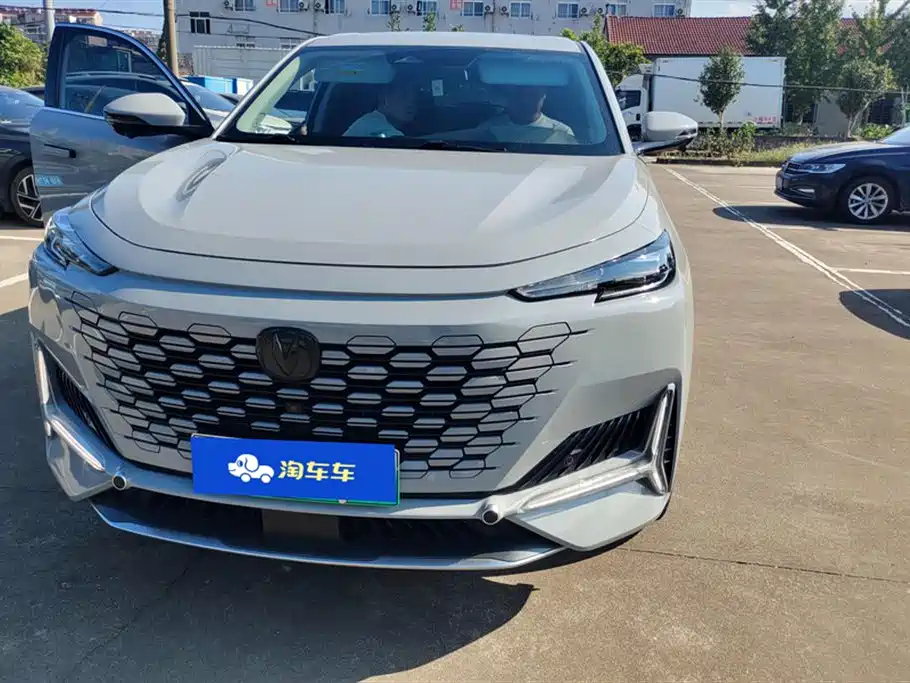 Changan UNI-K Smart iDD