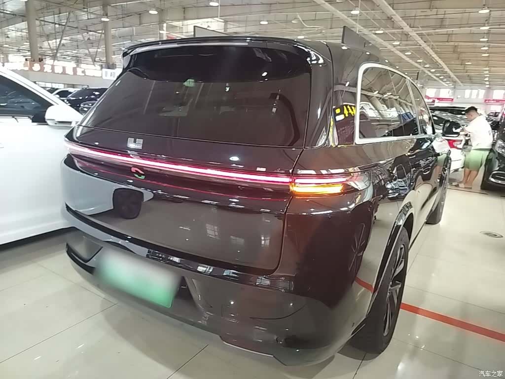 Li Auto L8, 2023 7