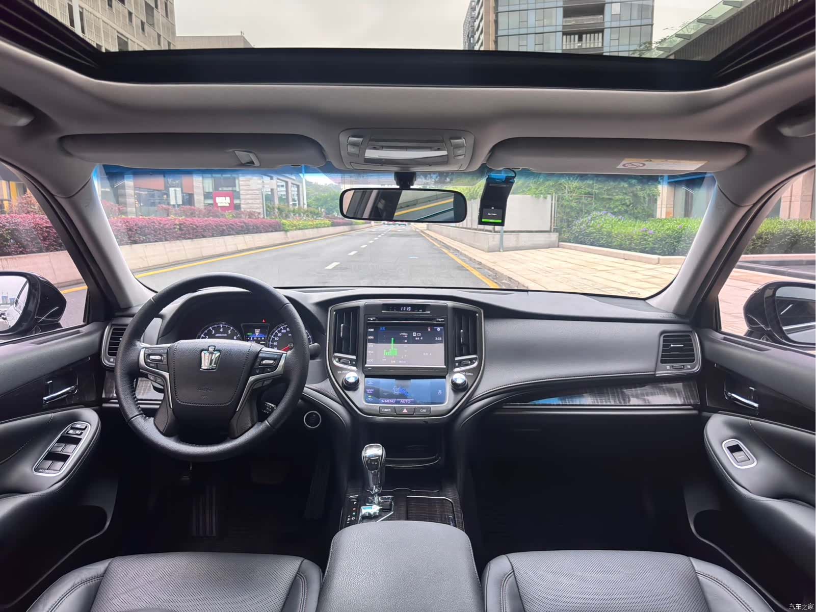 Toyota Crown, 2017 8