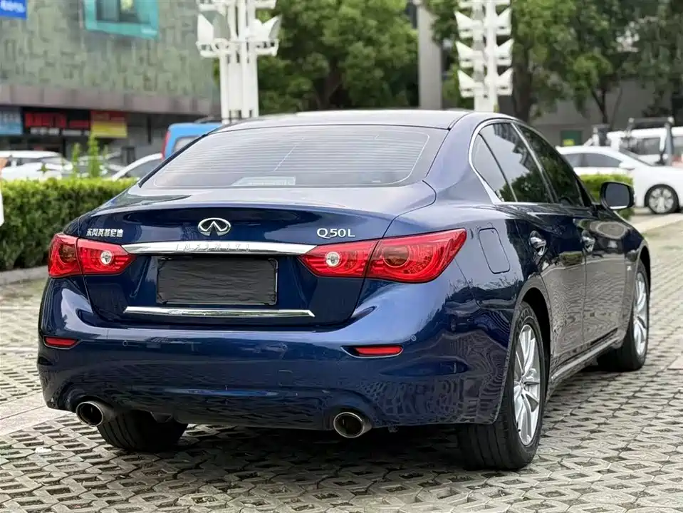 Infiniti Q50L