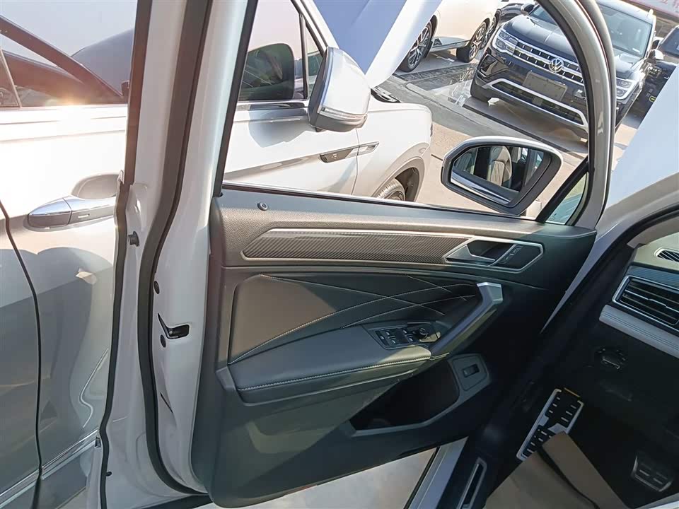 Volkswagen Tiguan L Volkswagen Tiguan L
