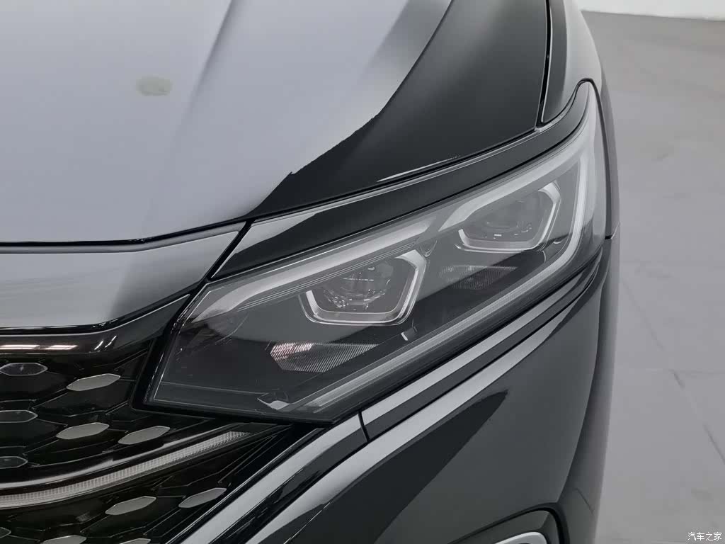 Volkswagen Passat, 2023 7