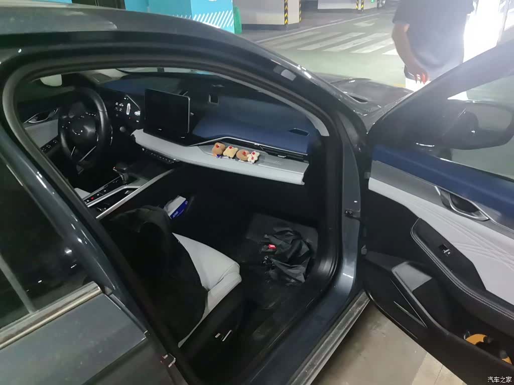 Geely Preface, 2022 20