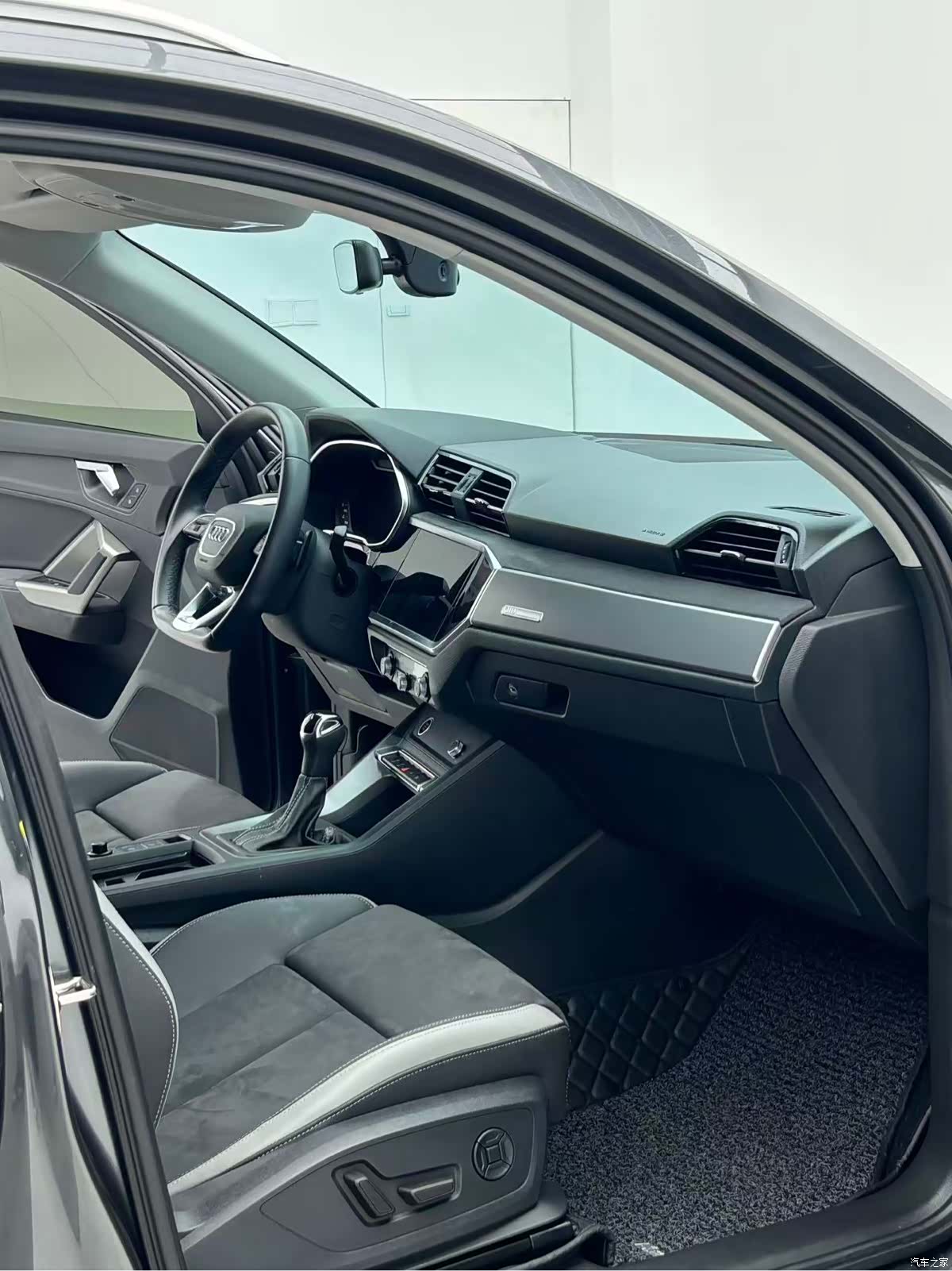 Audi Q3, 2022 8