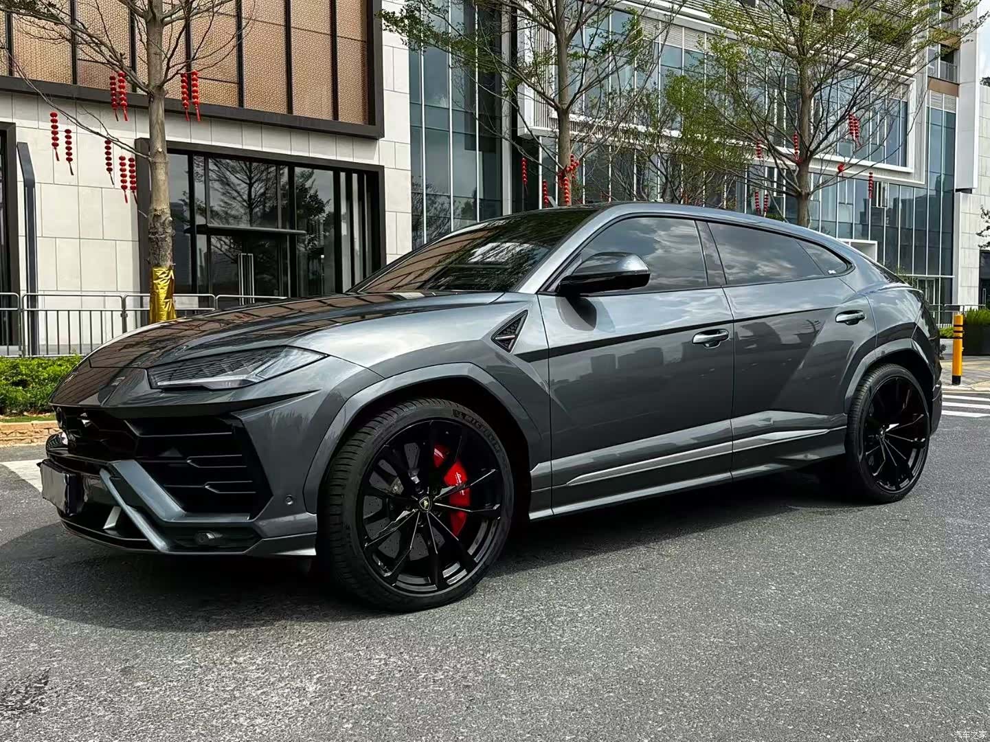 Lamborghini Urus, 2021 1