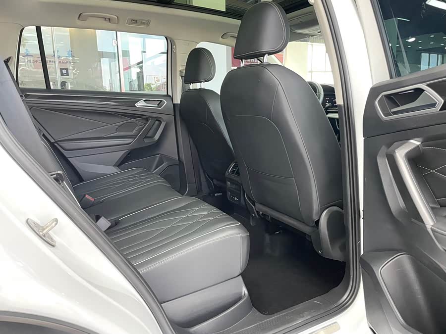 Volkswagen Tiguan L 2023, фото 13