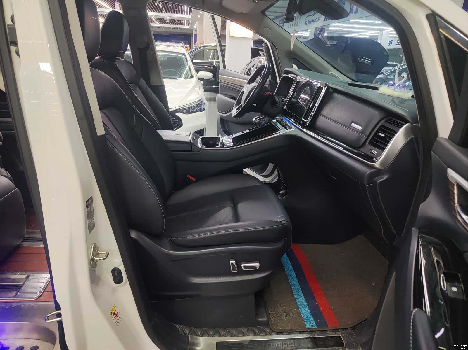 Trumpchi M8, 2022 8