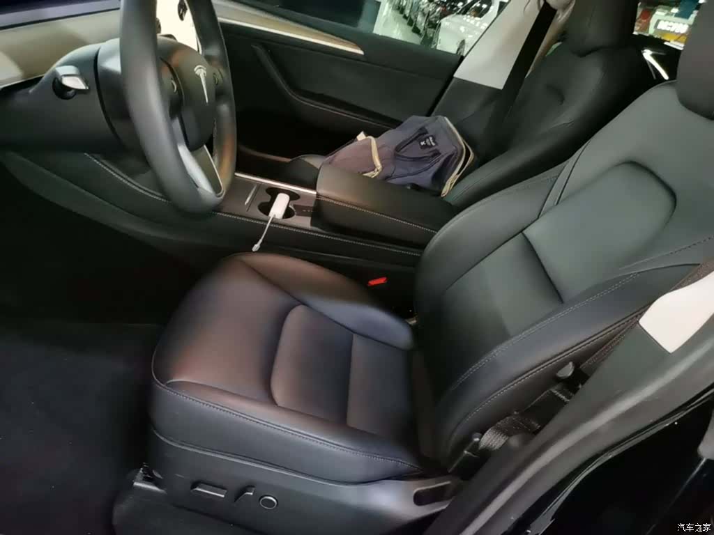 Tesla Model Y, 2023 15
