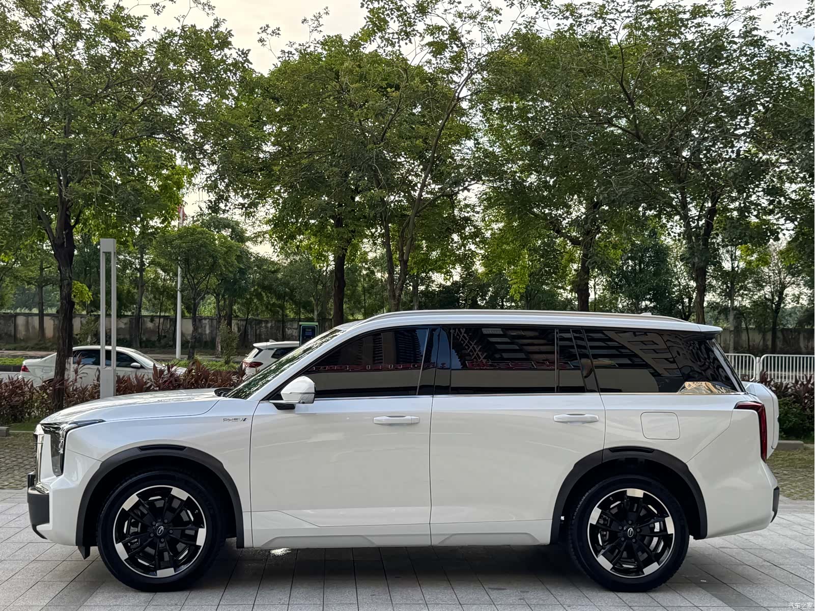 Trumpchi ES9, 2025 15