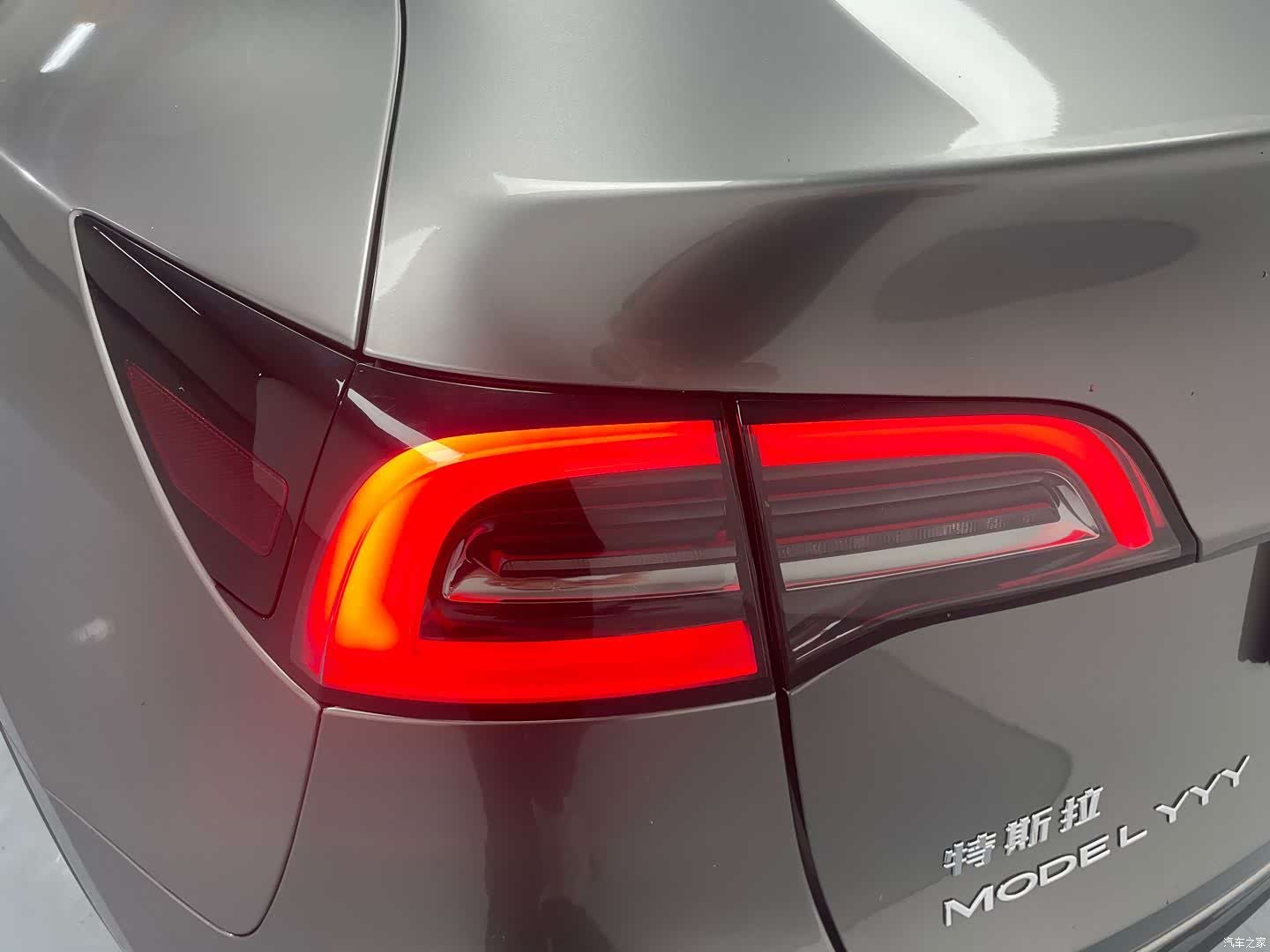 Tesla Model Y, 2024 16