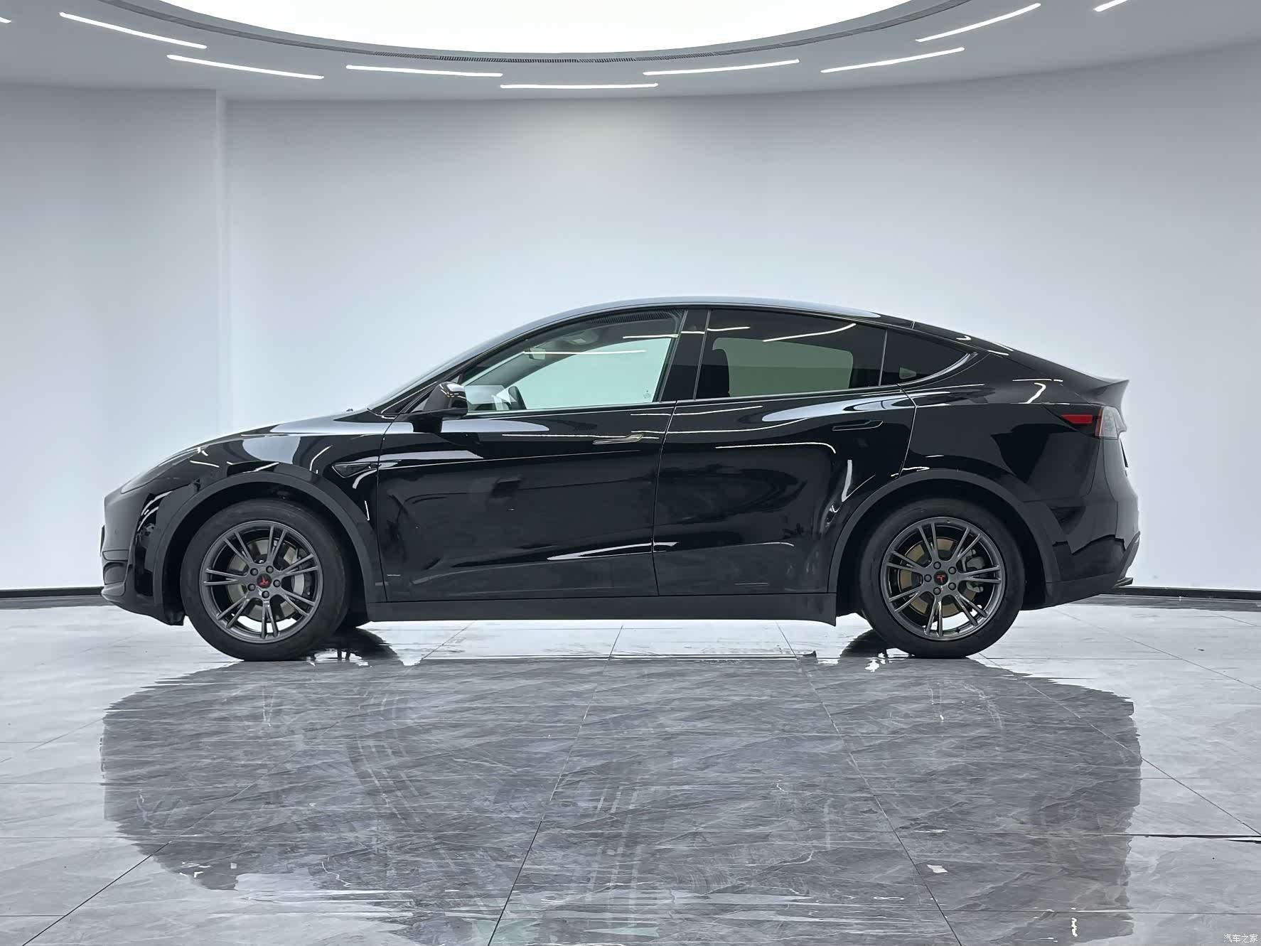 Tesla Model Y, 2023 7