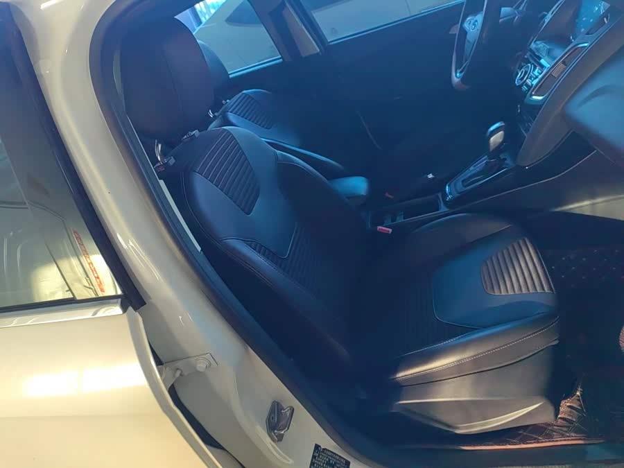 Ford Focus 2017, фото 20