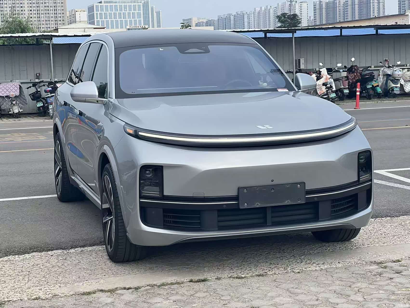 Li Auto L8, 2023 3