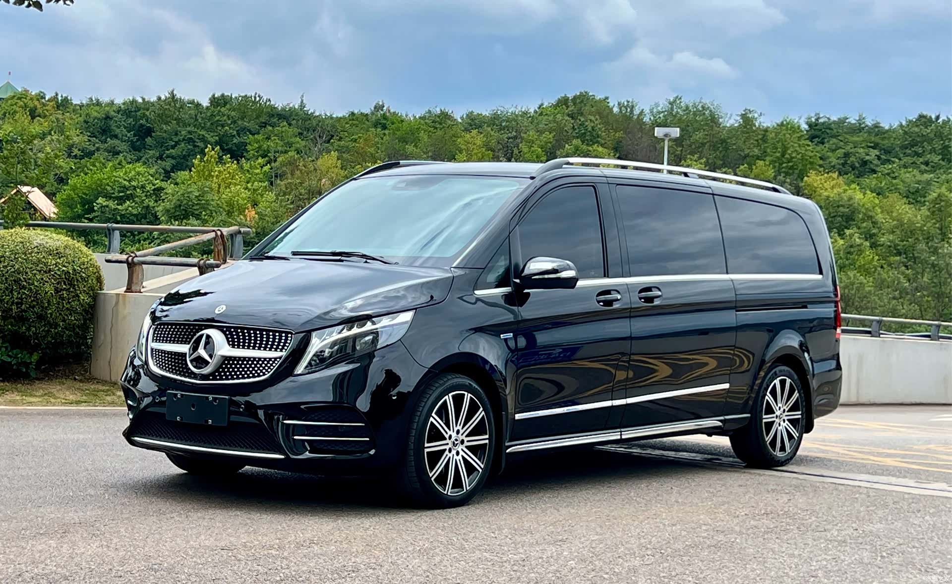 Mercedes-Benz V-Class, 2024 1