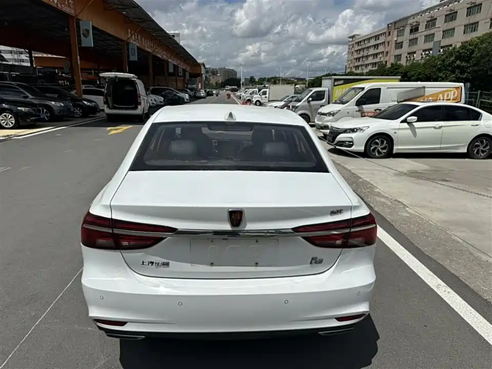 Roewe i6