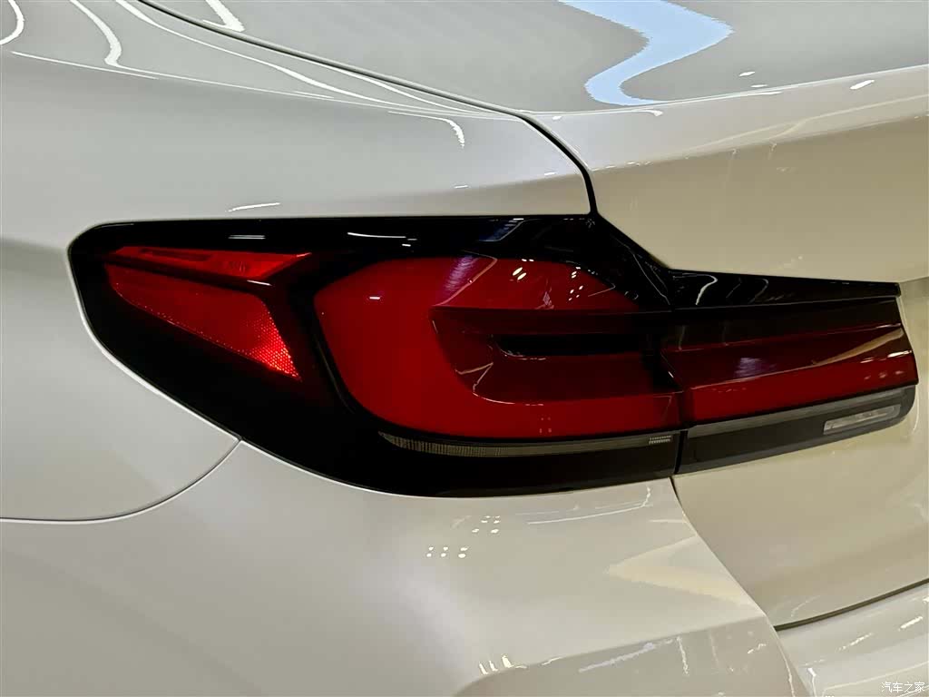 BMW 5 Series, 2023 9