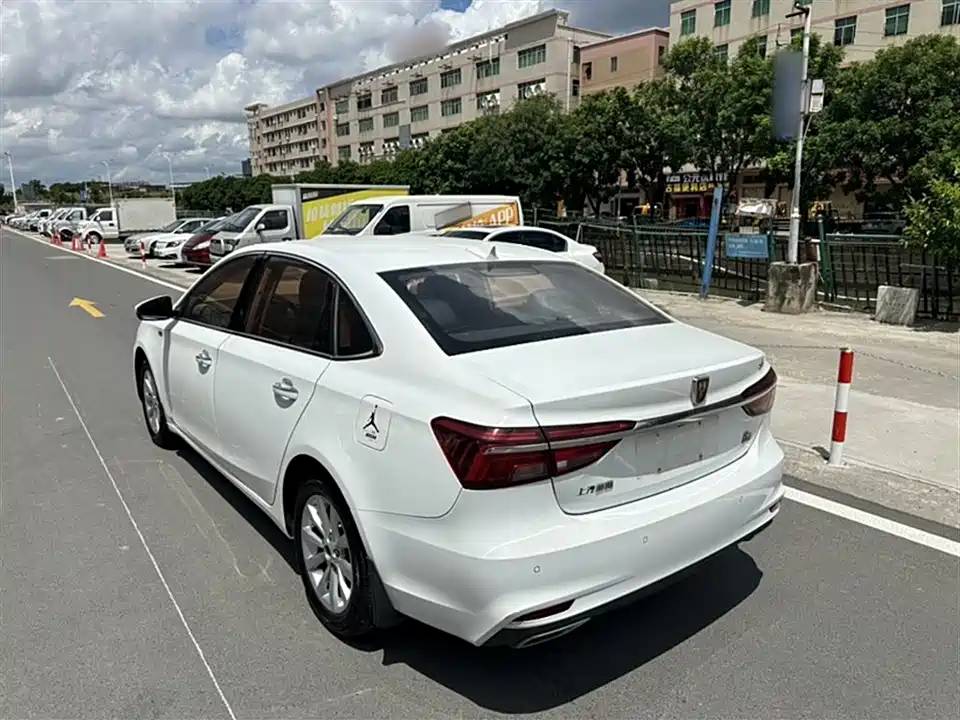 Roewe i6