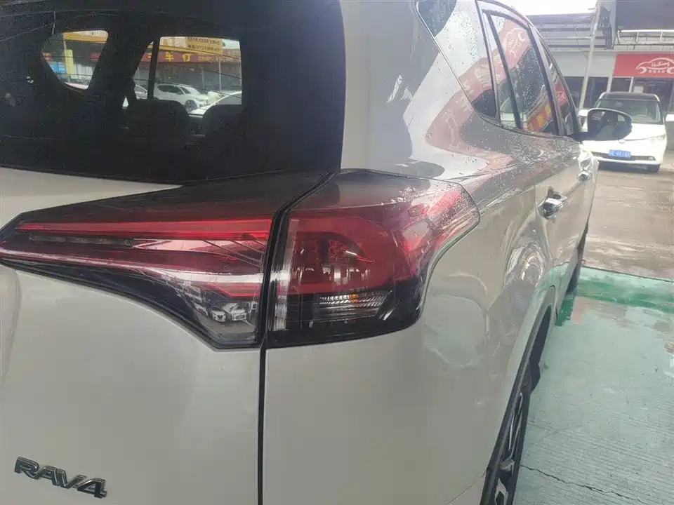 Toyota RAV4 Rongfang