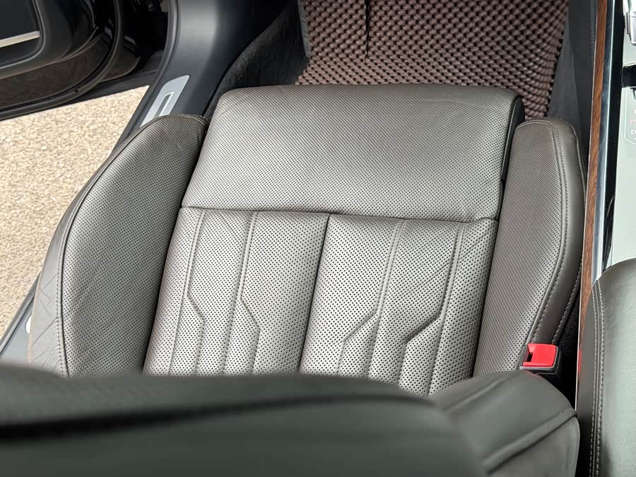 Audi A8 2020, фото 15
