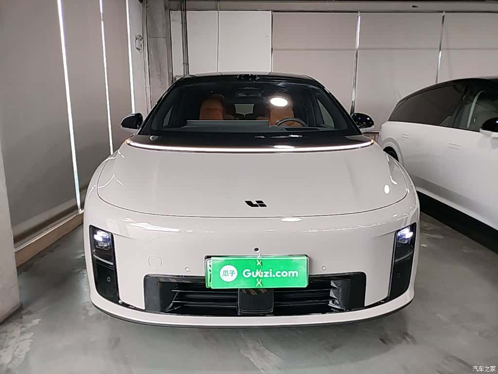 Li Auto i8, 2025 3