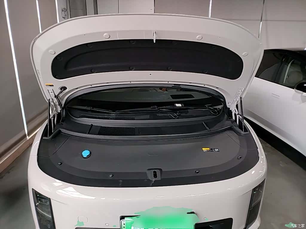 Li Auto i8, 2025 20