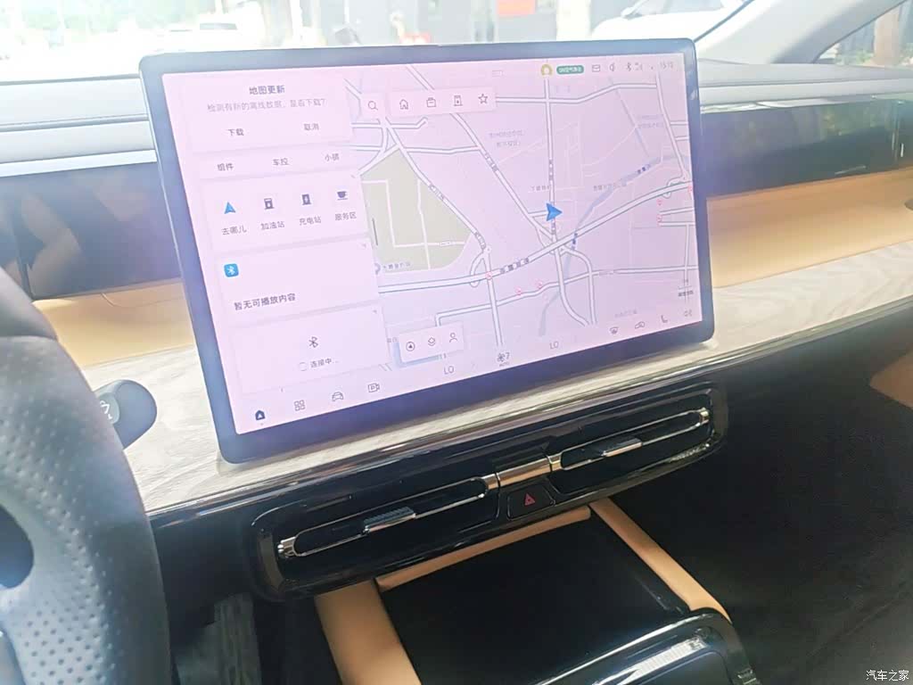 Trumpchi E8, 2024 13