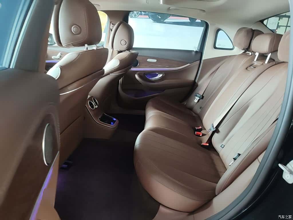 Mercedes-Benz E-Class, 2023 17