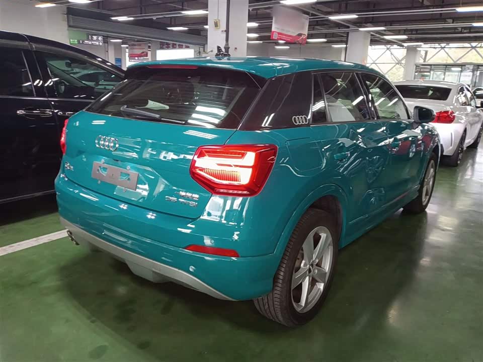Audi Q2L