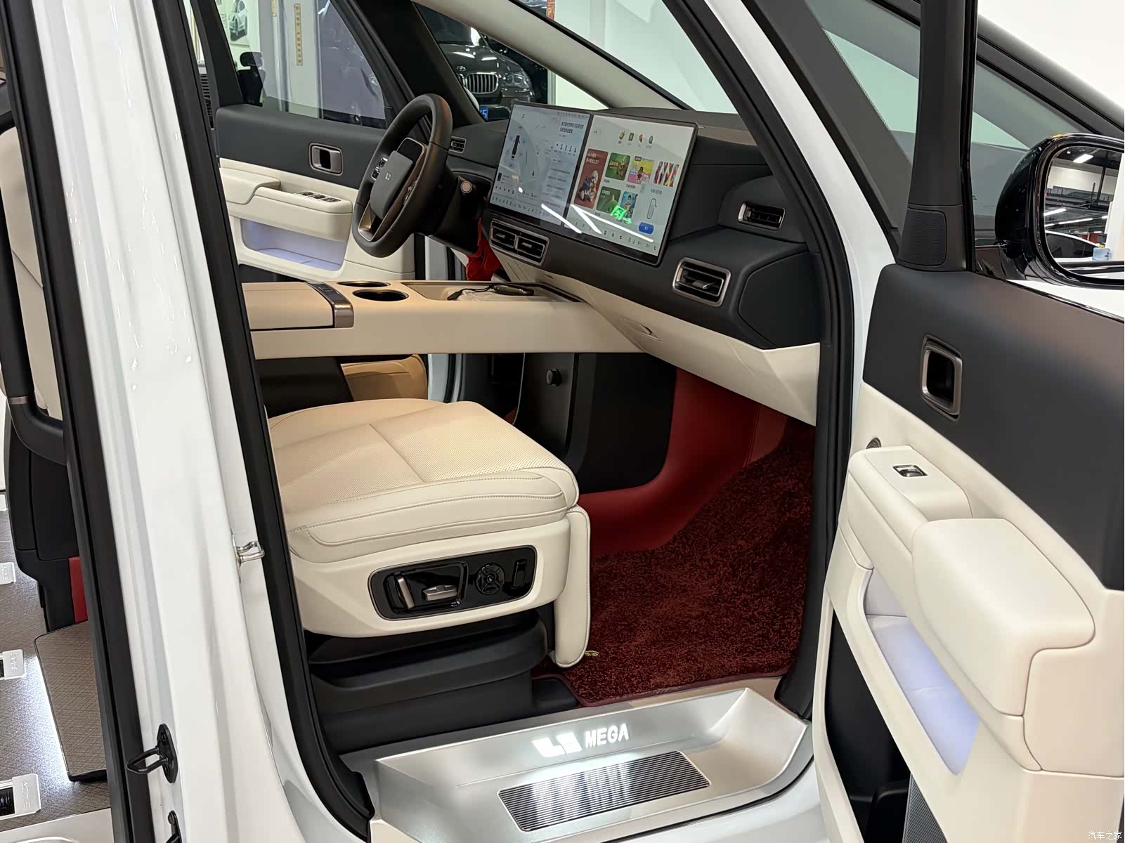 Li Auto MEGA, 2025 6