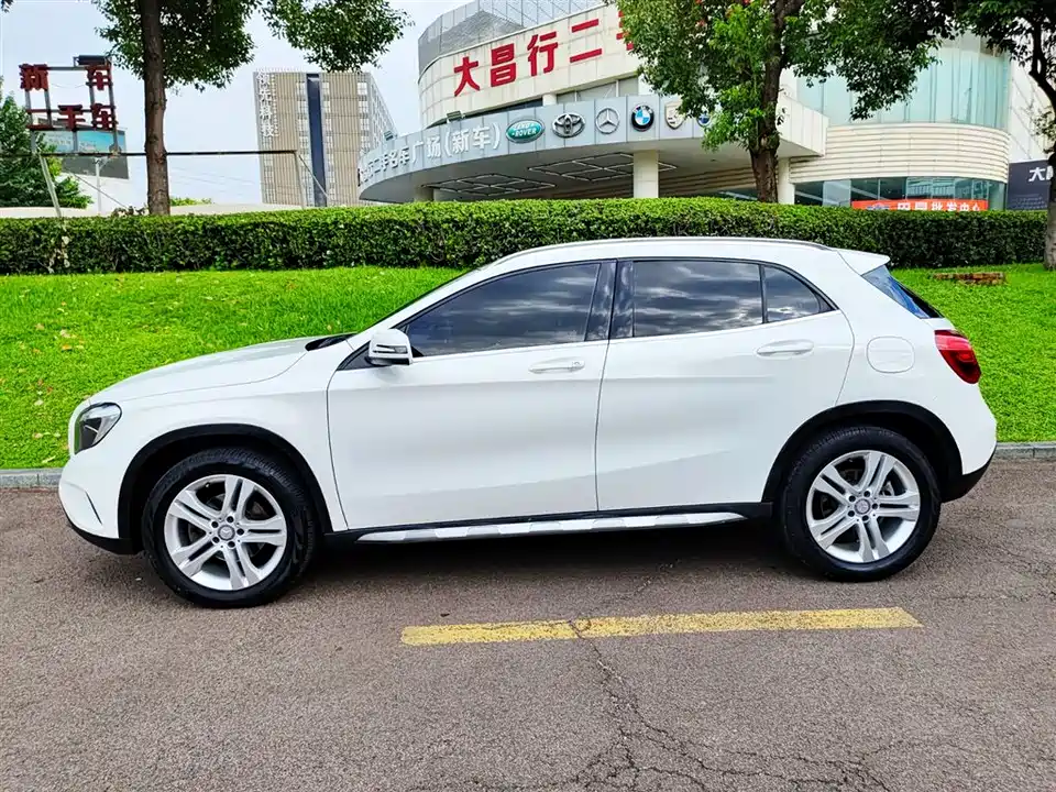 Mercedes-Benz GLA