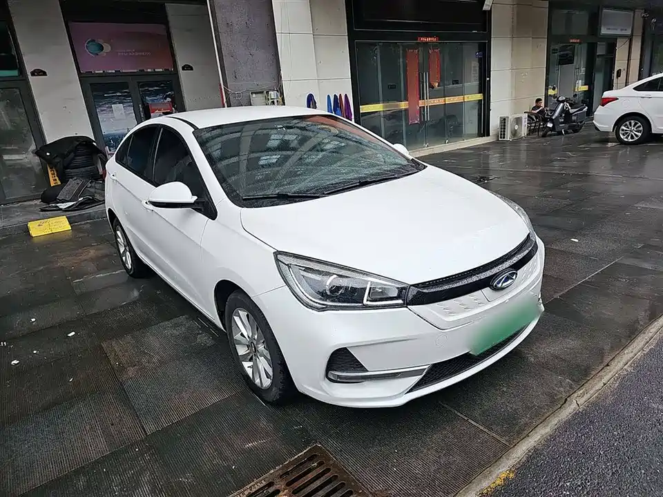 Chery Arrizo e