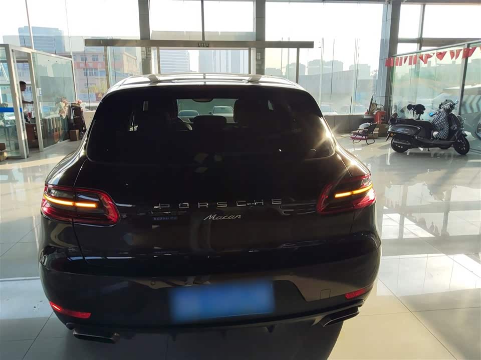 Porsche Macan