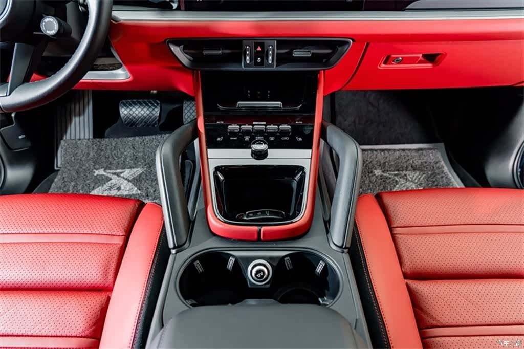 Porsche Cayenne, 2024 12