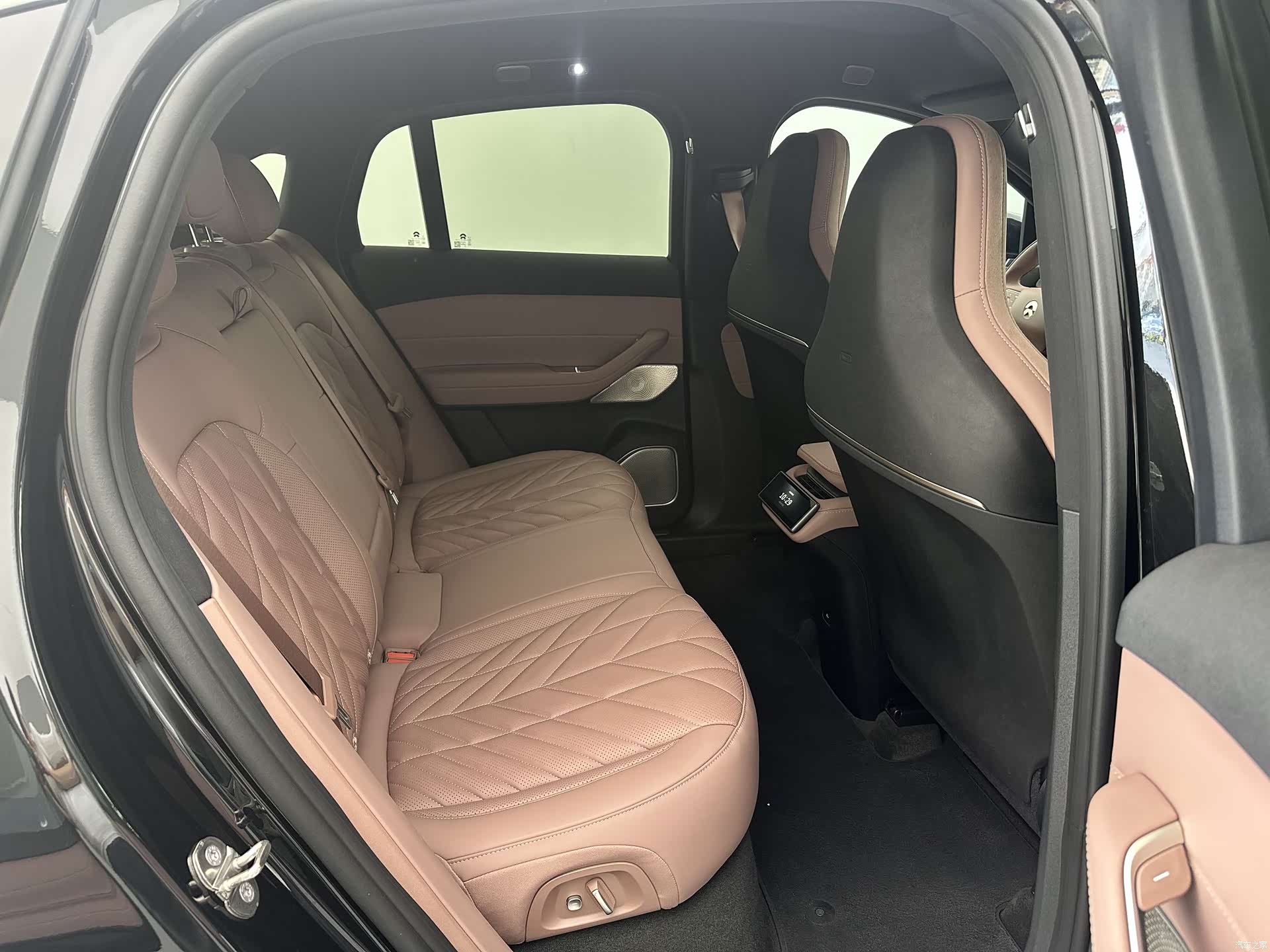 NIO EC6, 2025 10