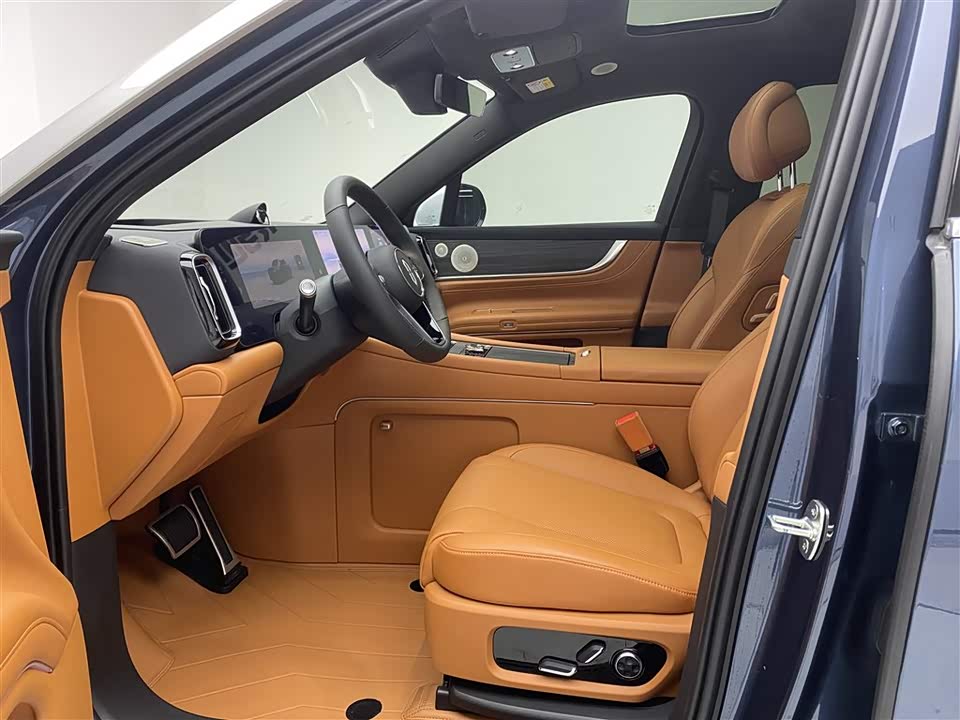 AITO Ask the world M9