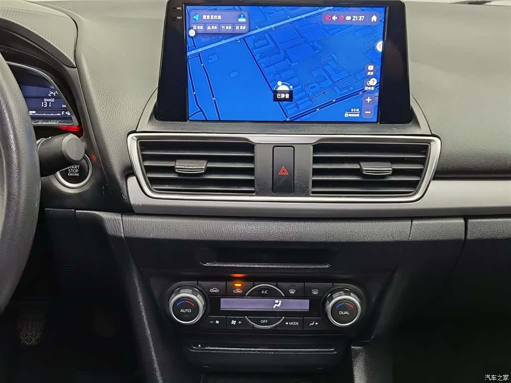 Mazda Mazda3, 2017 12