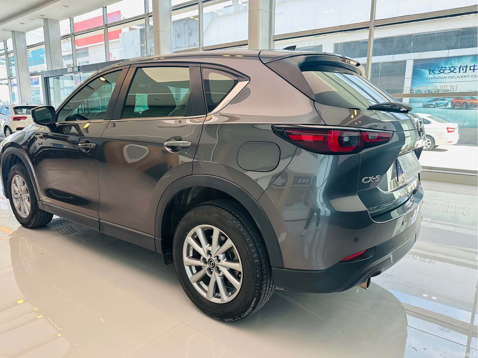 Mazda CX-5, 2023 все фото