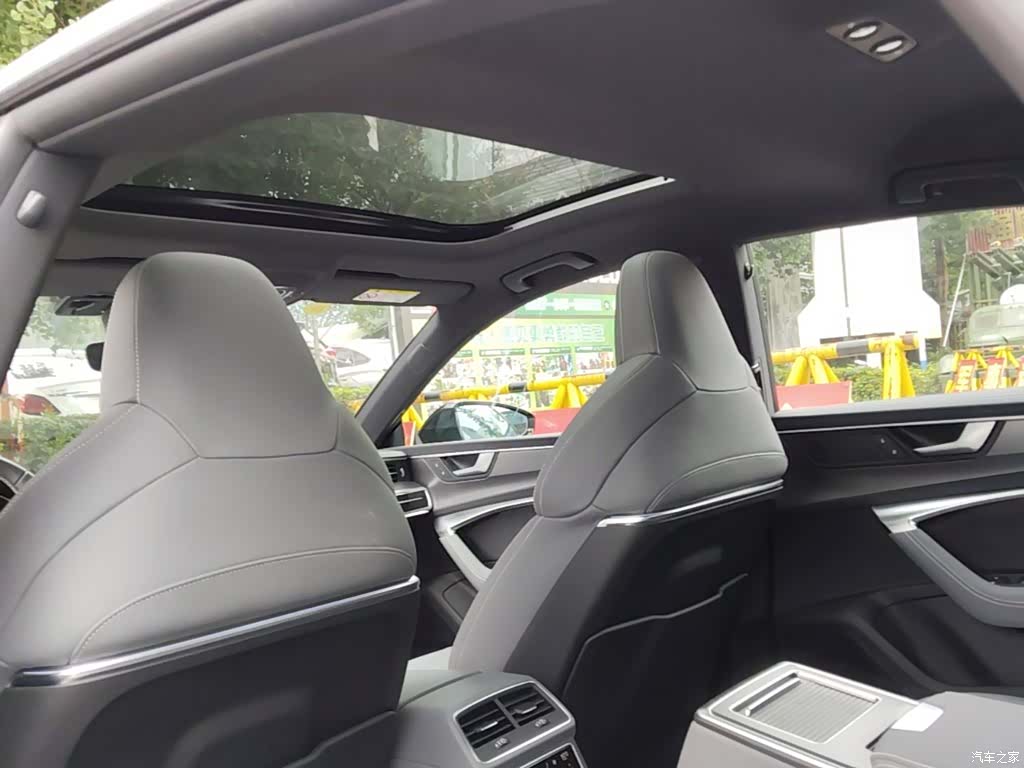 Audi A7L, 2025 18