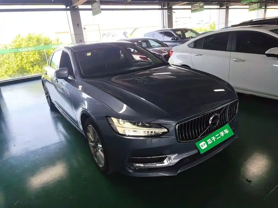 Volvo S90