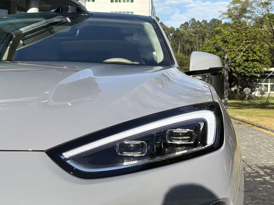 AITO Ask the world M5