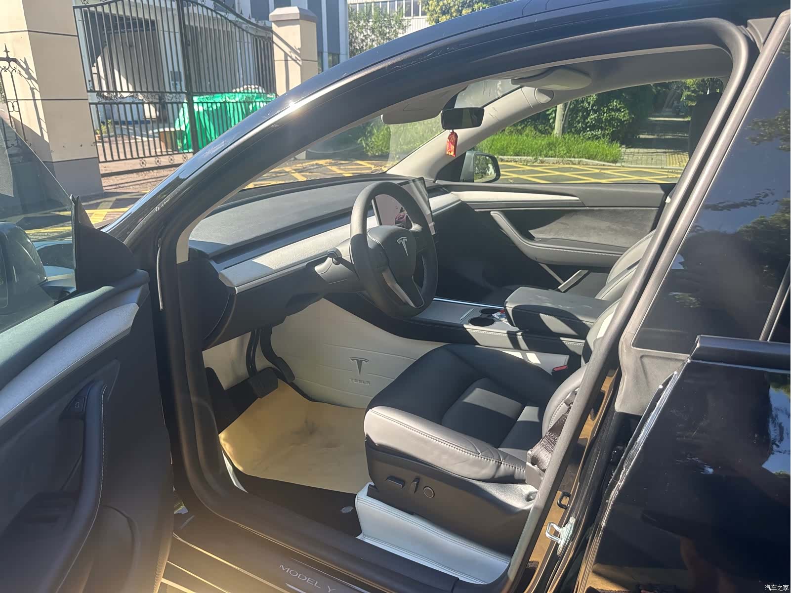 Tesla Model Y, 2024 7