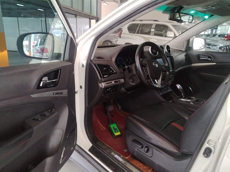 BYD S7