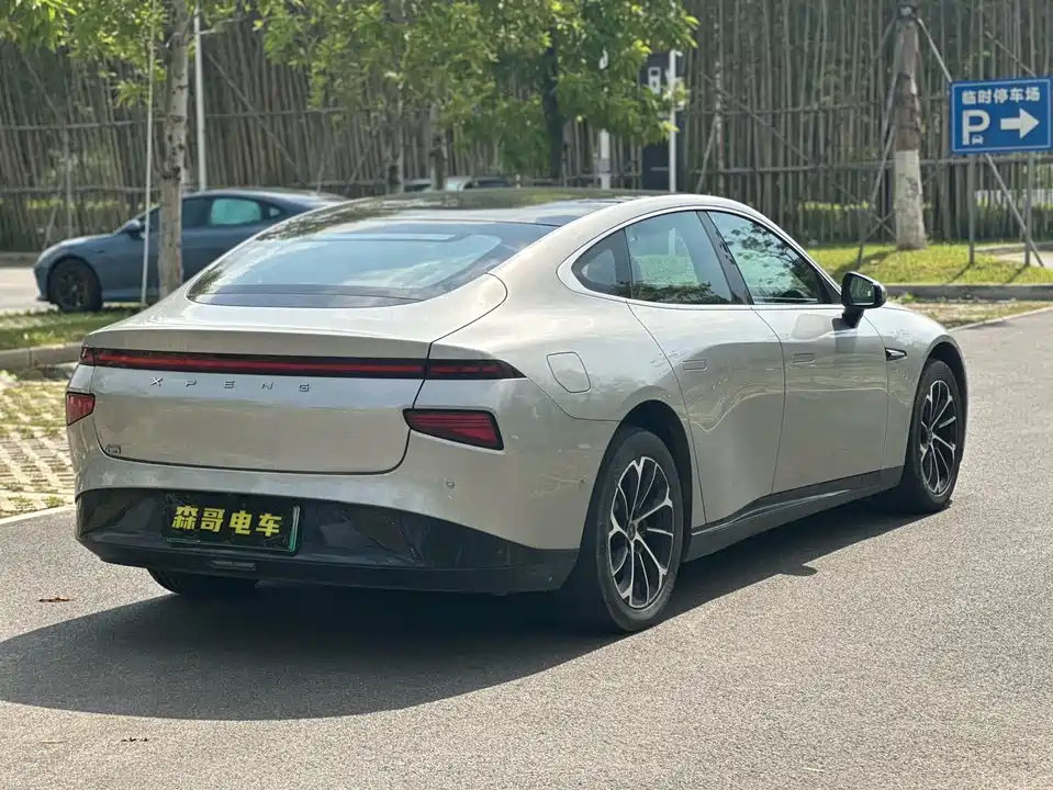 XPENG P7