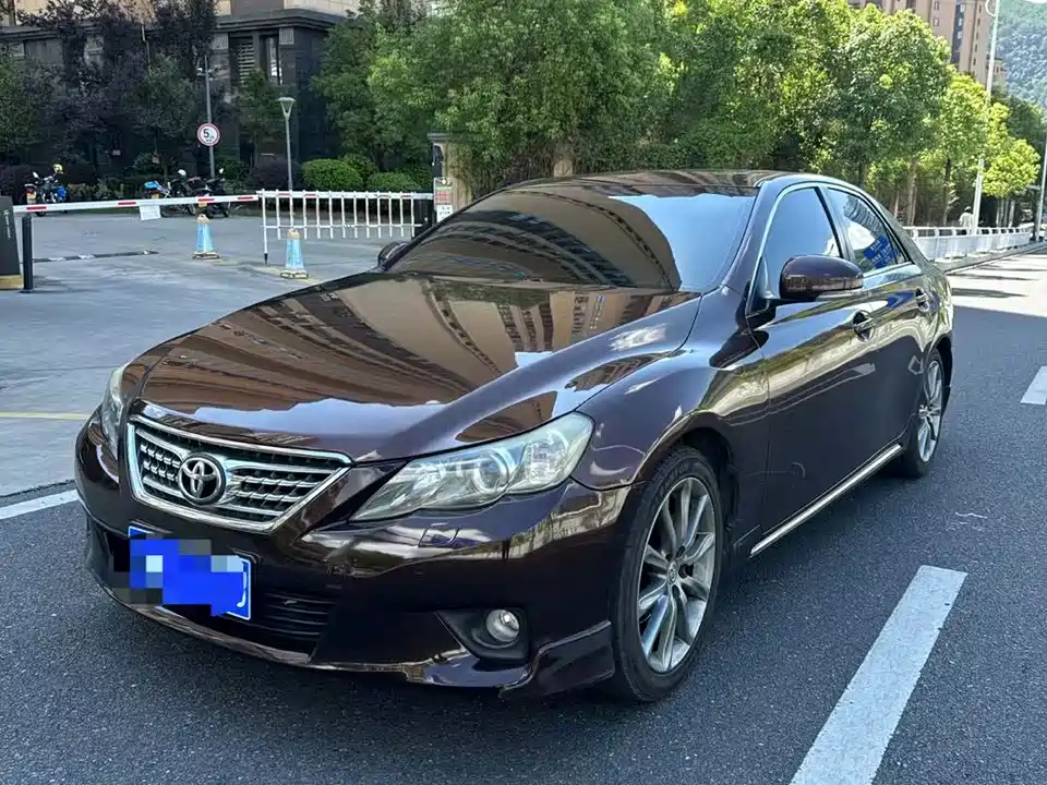 Toyota Reiz