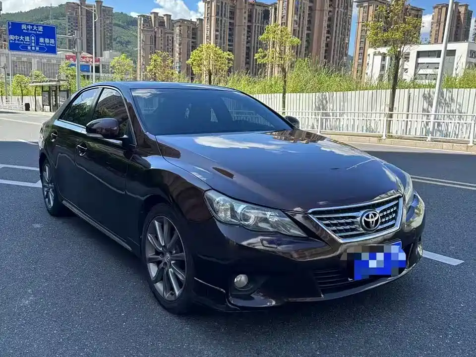 Toyota Reiz
