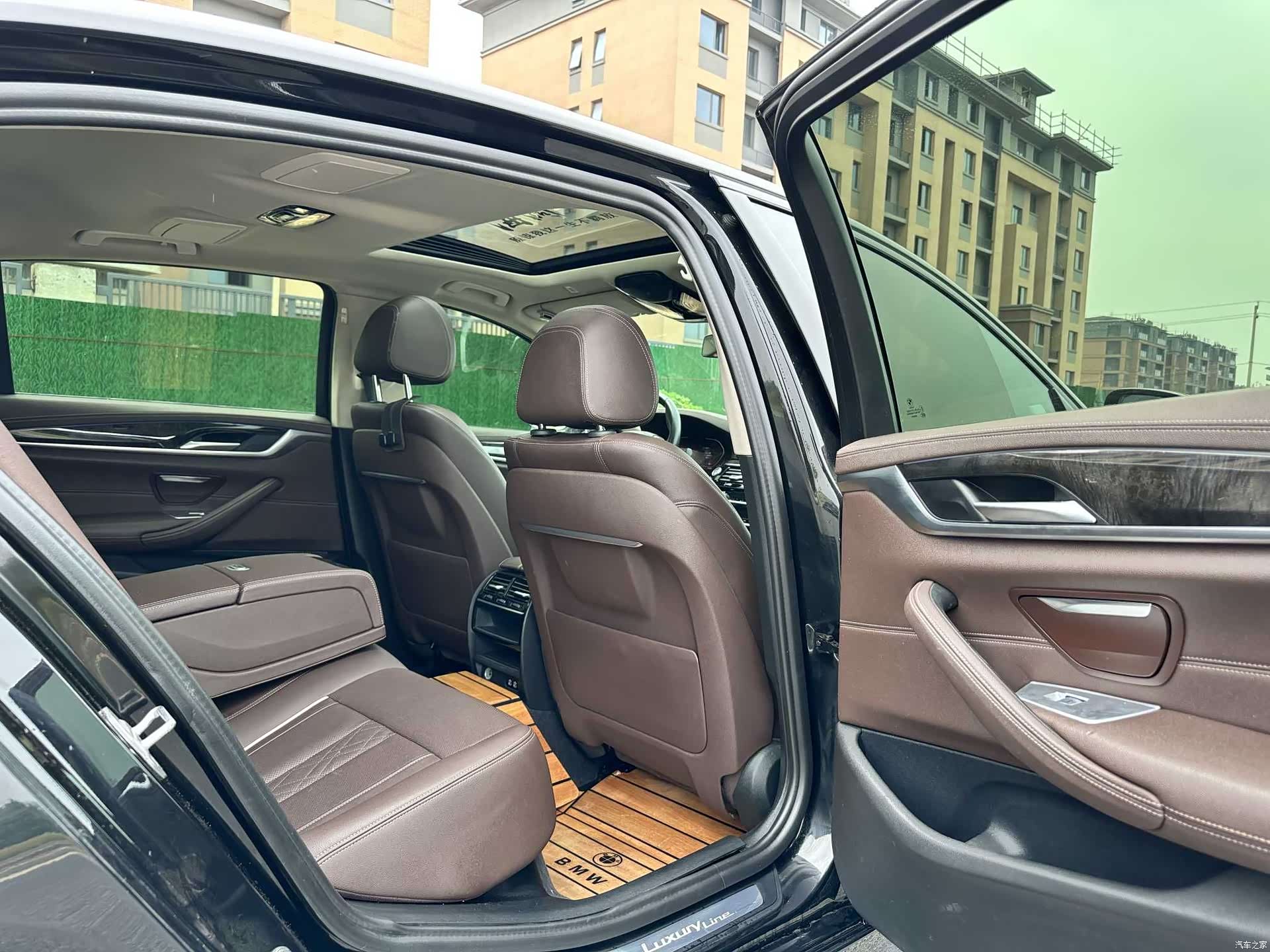 BMW 5 Series, 2021 все фото