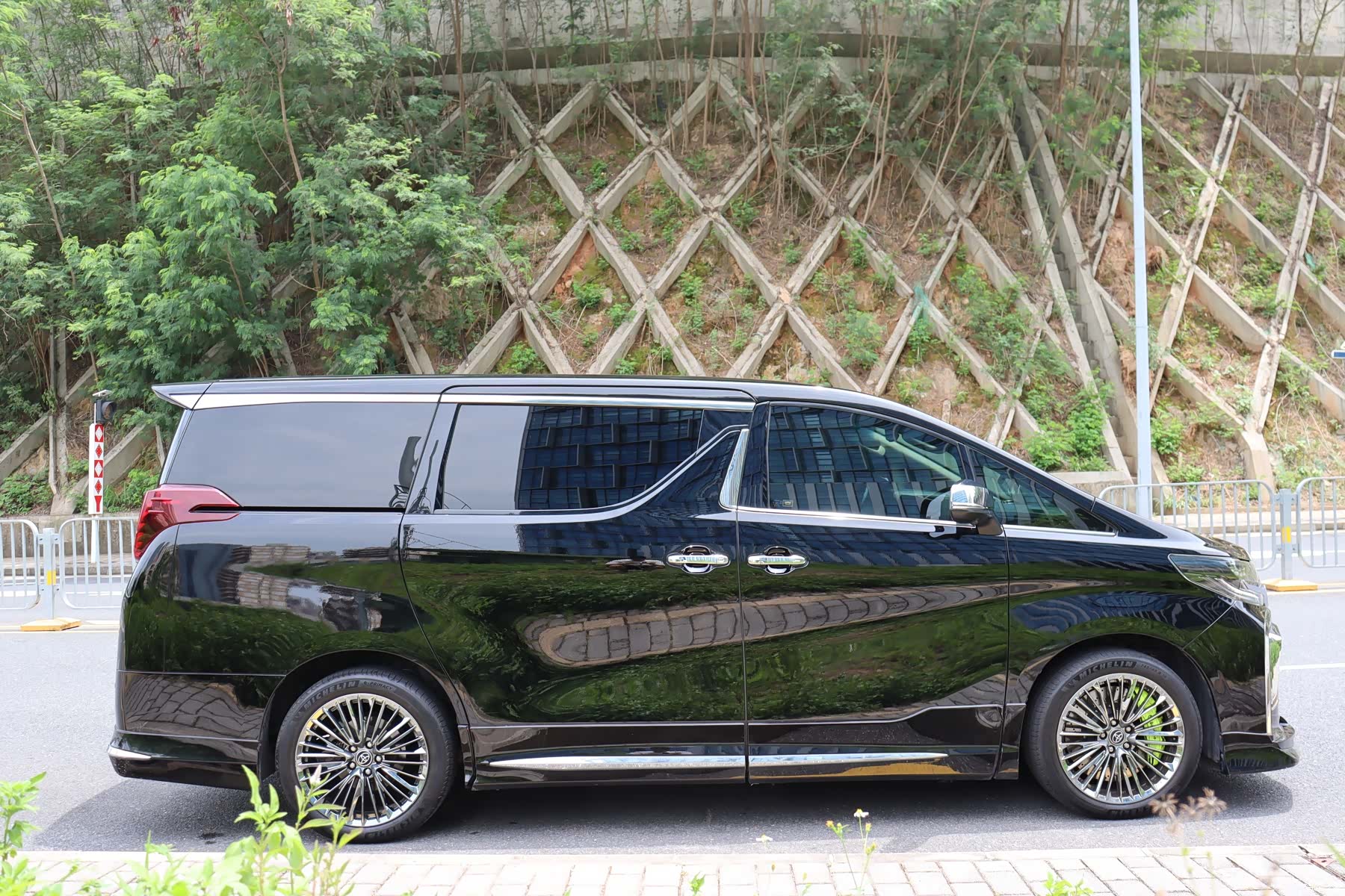Toyota Alphard, 2017 24