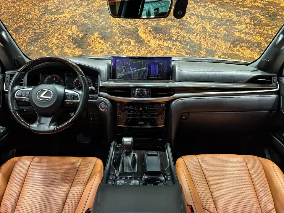Lexus LX